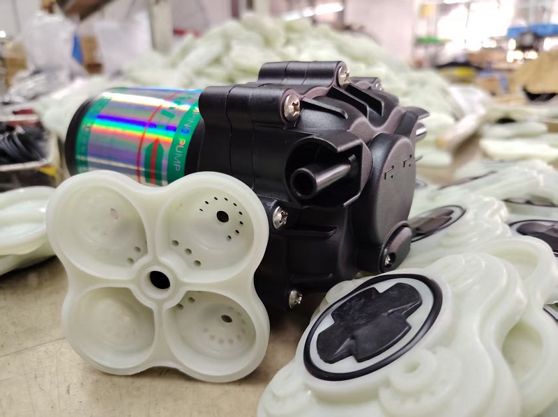 Ro-boosterpump av bästa kvalitet med stabilt sug.